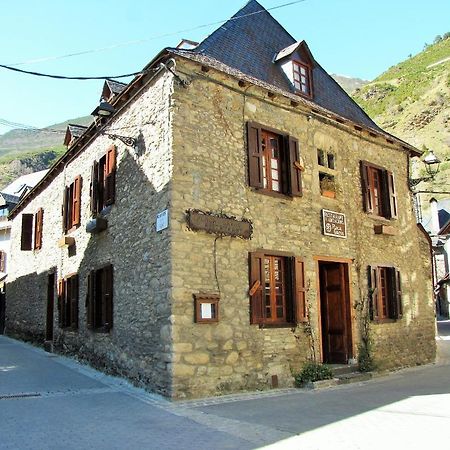 Hotel Hostal Placa Garós Exterior foto
